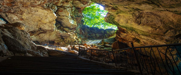 Tourist Places in Vizag - Borra Caves