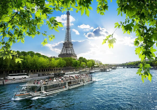 Tourist Places in Paris - Seine River Cruise