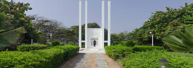 Tourist Places in Pondicherry - French War Memorial