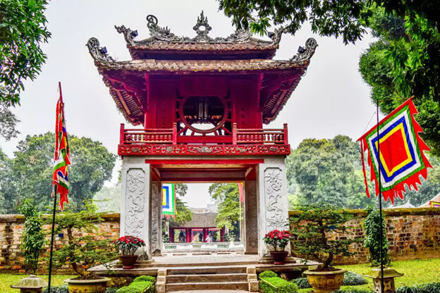 Tourist Places in Vietnam - Temple Of Literature