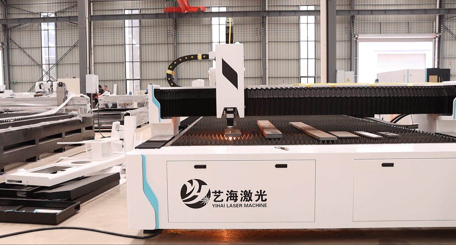 High-Power Fiber Laser Cutting Machine