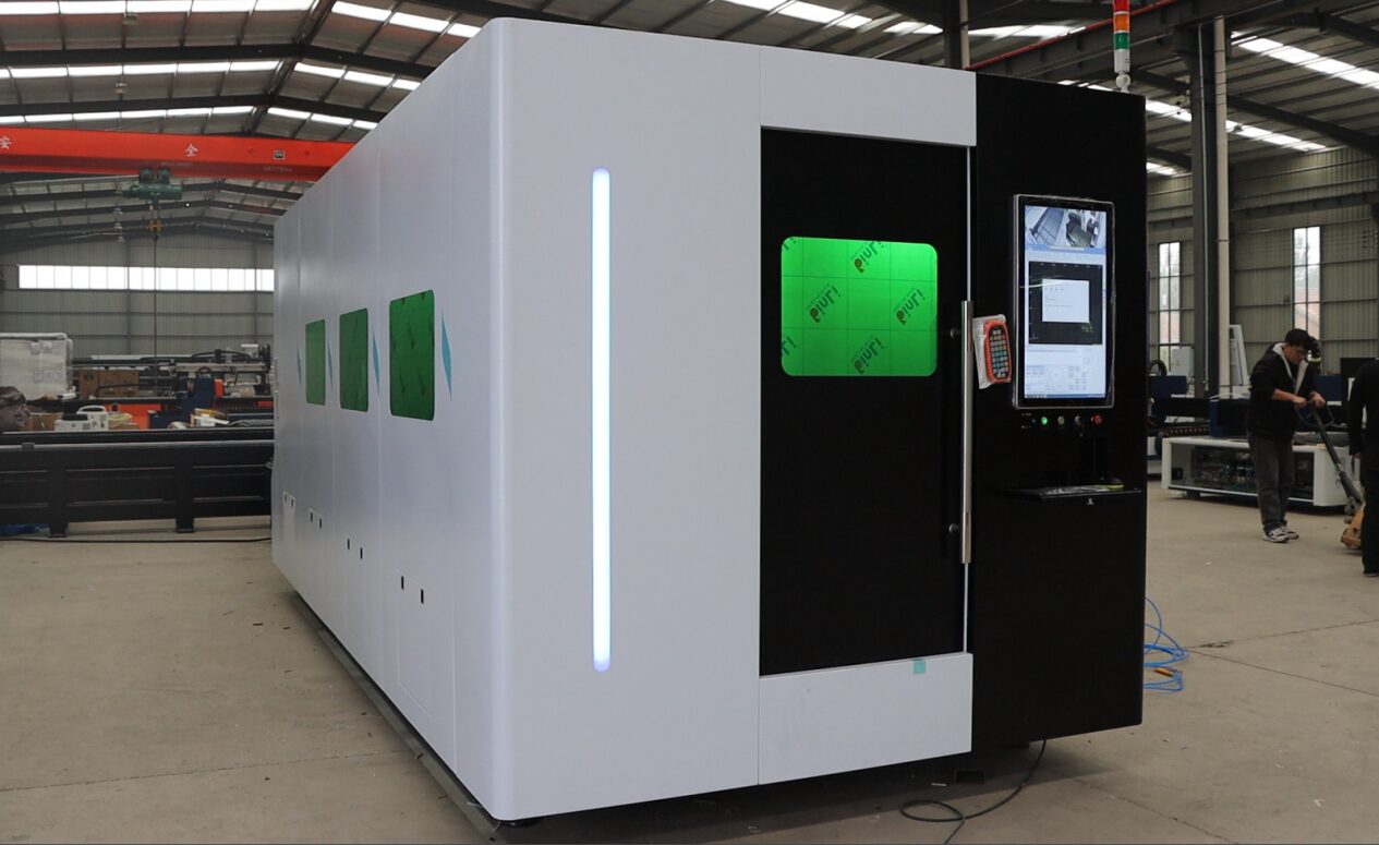 Full-enclosed CNC fiber laser cutting machine